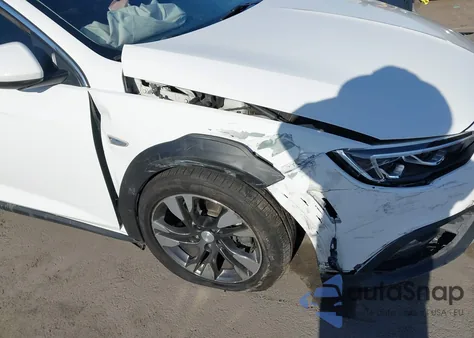 2018 Buick Regal Tourx Preferred из США, поврежденный, VIN W04GU8SX8J1065146